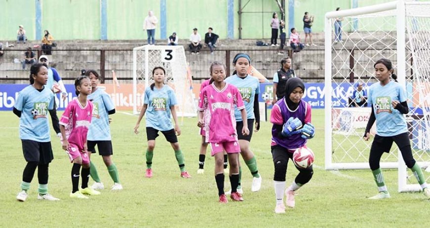 "MilkLife Soccer Challenge" Yogyakarta Seri 2 Resmi Bergulir, 1.548 Pesepakbola Putri Cilik Unjuk Bakat