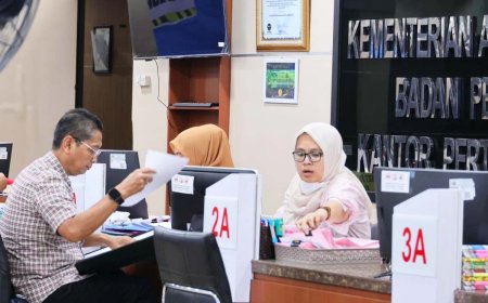 Urus Sertifikat Tanpa Bolos Kerja, Warga Bandung Serbu Layanan PELATARAN di Hari Libur