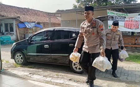 Polsek Gombong Salurkan Sembako ke SLB dan Warga