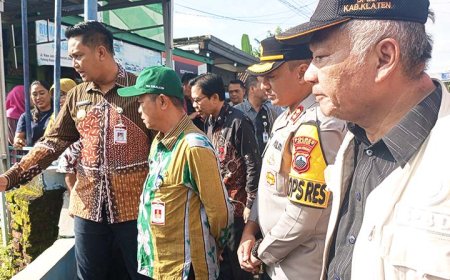 Hujan Deras Rabu Sore, Tanggul Sungai Klirong Majegan Tulung Jebol dan Satu Rumah Warga Terancam Ambruk