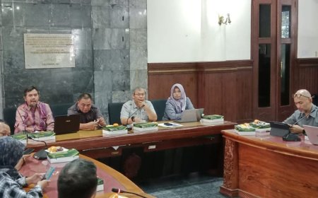 Monyet Ekor Panjang Jarah Makanan Hajatan, DPRD DIY Ingatkan Dampak Sosial Proyek Infrastruktur