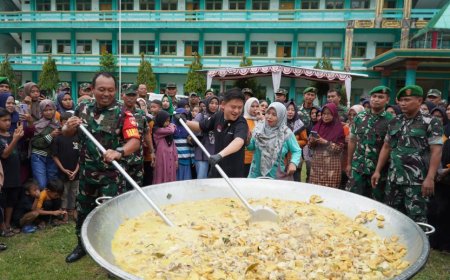 Warga Sempor dan TNI Masak Bersama untuk Buka Puasa 1.000 Warga