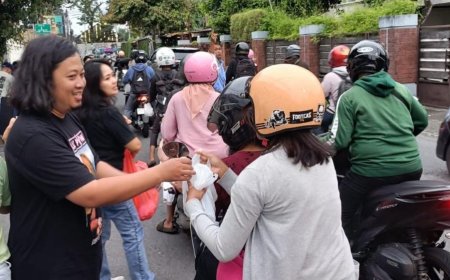 Alumni Bosa Yogyakarta Berbagi Takjil, Menjaga Tradisi Guyub Rukun