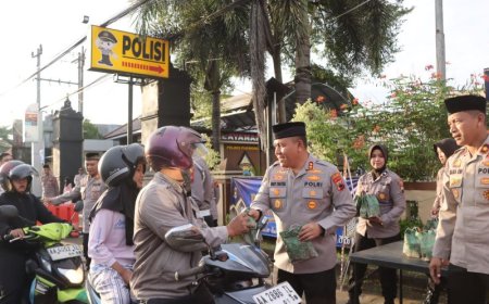 Polres Purworejo Berbagi Takjil dan Santunan Anak Yatim