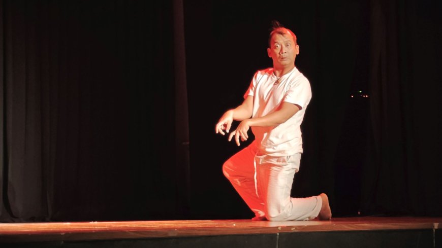 Andy SW Menyentil Kolega di Parade Pantomim "Sowan" 2026