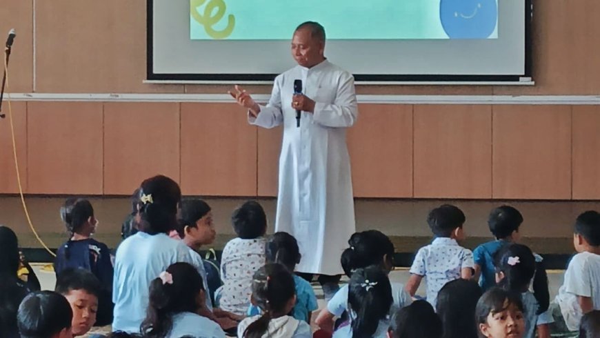 Romo dan Pendeta Berbagi Altar di GKJ Suryodiningratan