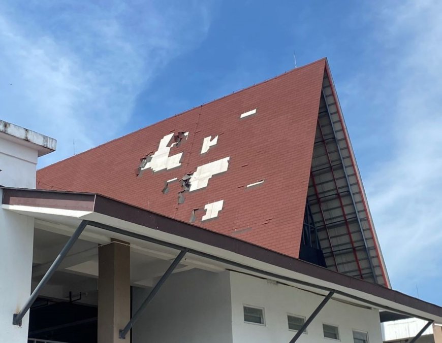 Atap Pasar Godean yang Terkelupas Diperbaiki