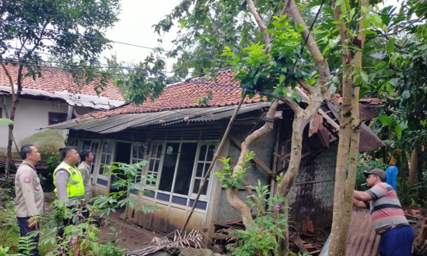 Satu Rumah di Sempor Nyaris Roboh Akibat Tanah Bergerak