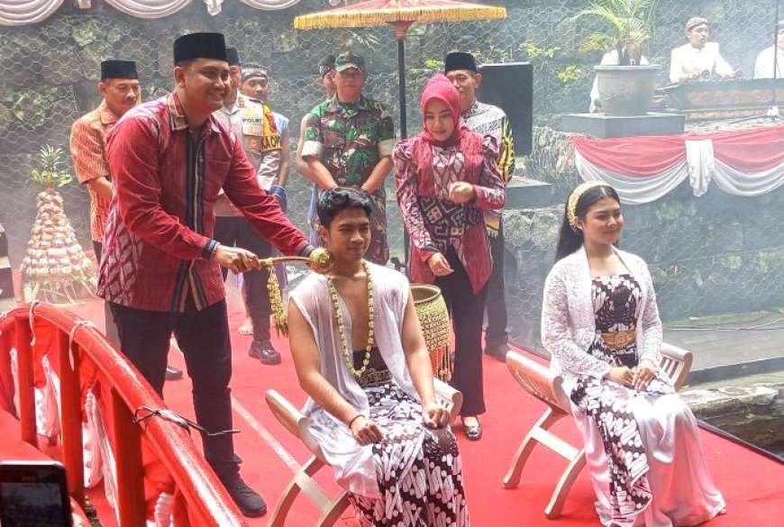 Bupati Klaten Buka Tradisi Padusan di OMAC