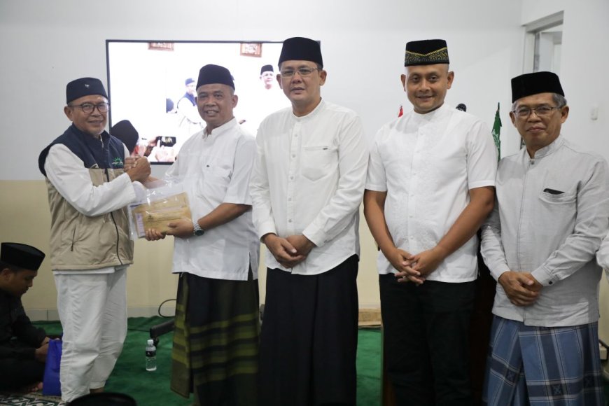 Safari Tarawih Putaran Kedua, Bupati Sleman Salurkan Bantuan di Masjid Thurfah Jongke Lor