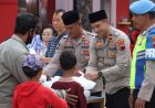 Polres Kebumen dan Klenteng Kong Hwie Kiong Berbagi Takjil