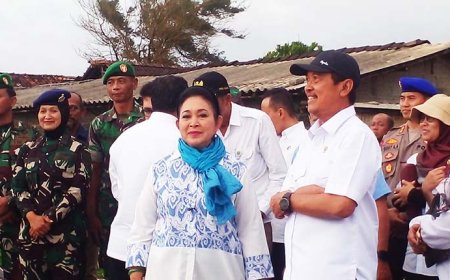 Titiek Soeharto dan Menteri KKP Tinjau Kampung Nelayan Merah Putih 