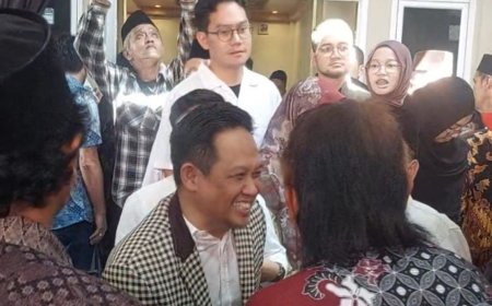 Mantan Bupati Kebumen Arif Sugiyanto Halal Bihalal di Rumahnya