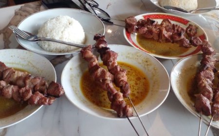 Kisah Sukses Sate Pak Pong, dari Warung Kontrakan Jadi Legenda Kuliner