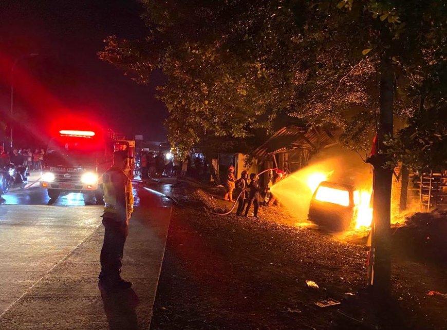 Mobil Angkut BBM Terbakar, Tiga Penumpang Terluka