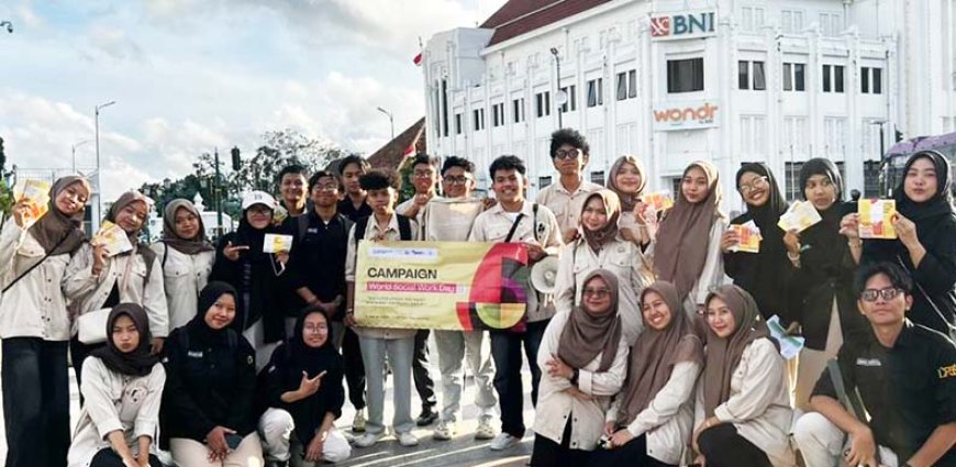 Gelorakan Semangat "Harambee", Mahasiswa IKS UIN Sunan Kalijaga Turun ke Jalan Demi Kesejahteraan Sosial