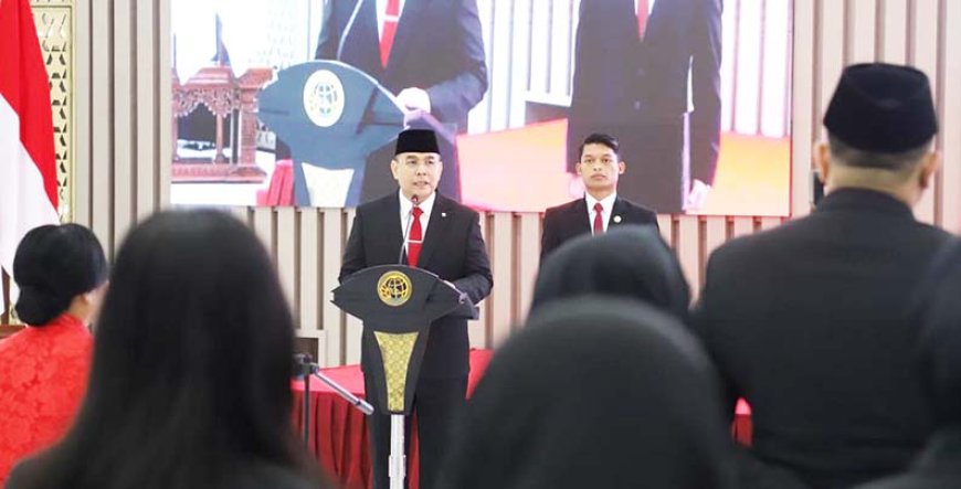Lantik 180 Pejabat Baru, Wamen Ossy Dermawan: Anda Ujung Tombak Layanan Pertanahan Rakyat