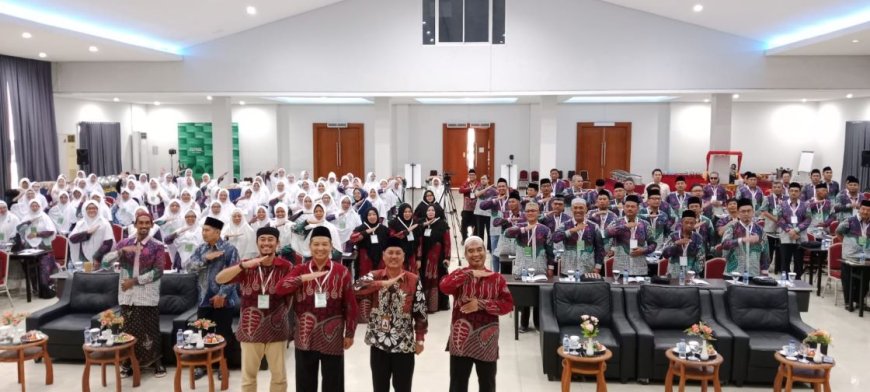 Al Anshor Tours Berangkatkan 193 Calon Jamaah Haji Khusus ke Tanah Suci