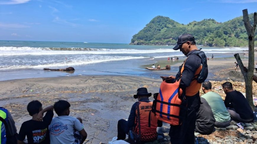 Tiga Pengunjung Pantai Watu Bale Kebumen Terseret Ombak, Satu Hilang