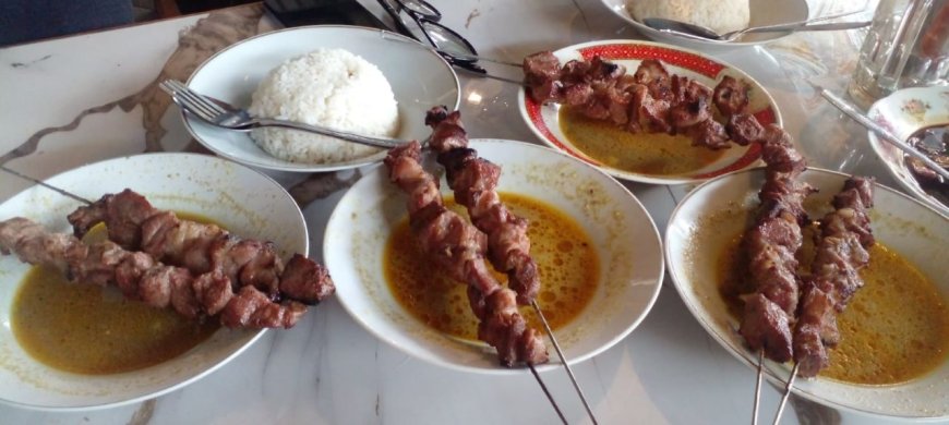 Kisah Sukses Sate Pak Pong, dari Warung Kontrakan Jadi Legenda Kuliner