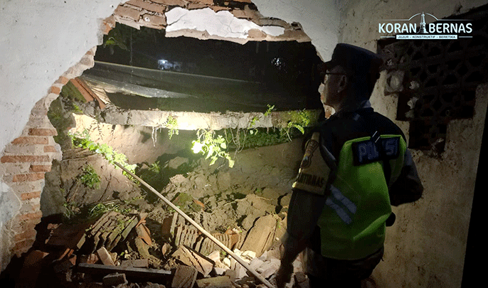 Cuaca Ekstrem di Kebumen, dua Rumah Terdampak Longsor