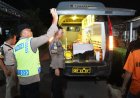 Empati Polres Kebumen terhadap Gadis Yatim Penderita Infeksi Tulang Belakang