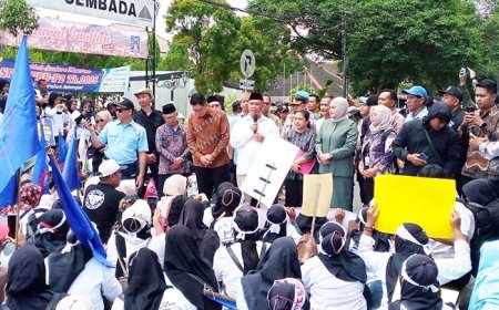 Ratusan Buruh PT MTG Geruduk Kantor Bupati Sleman, Tolak Pesangon Murah dan Dugaan PHK Sepihak