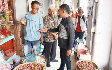 Pasar Gedhe Klaten Berbenah, DKUKMP Gerakkan Aksi Bersih-Bersih dan Tertibkan Lorong