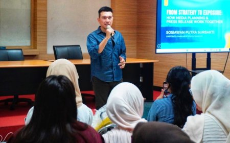 Asisten Manajer KAI Bandara Jadi Dosen Tamu Sekolah Vokasi UI