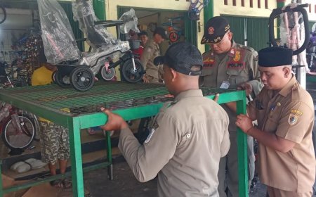 Satpol PP Klaten Tertibkan Ratusan PKL yang Berjualan di Trotoar