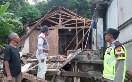 Rumah di Karangsambung Rusak Berat Diterjang Angin Kencang