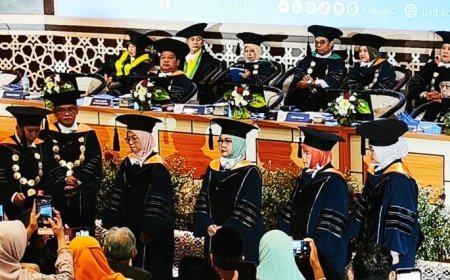 UAD Mengukuhkan Empat Guru Besar Sekaligus