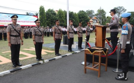 Kapolres Kebumen Pimpin Serah Terima Enam Jabatan Struktural