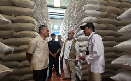 Anggota DPR RI Azis Subekti Cek Gudang Bulog