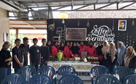 Bhayangkari Polsek Gombong Ajak Anak Berkebutuhan Khusus Makan Bersama