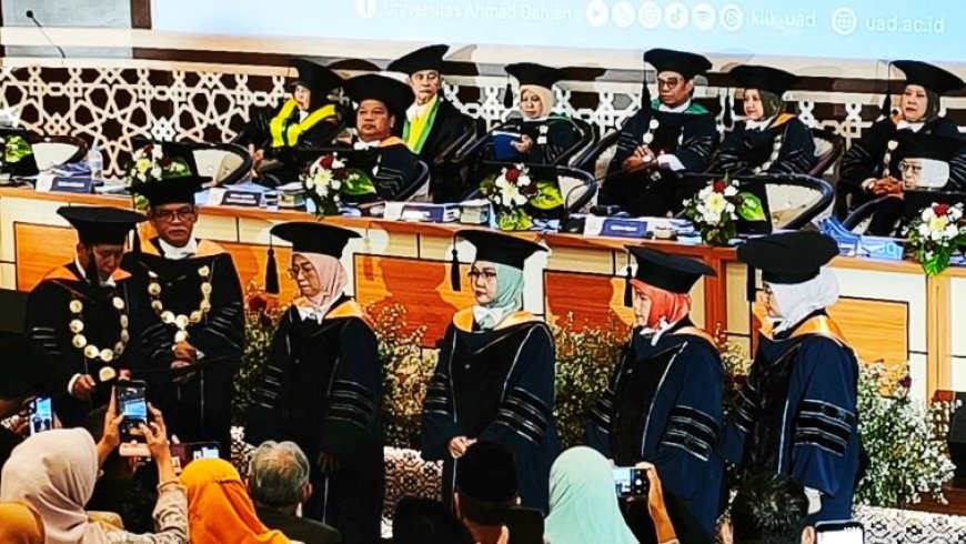 UAD Mengukuhkan Empat Guru Besar Sekaligus