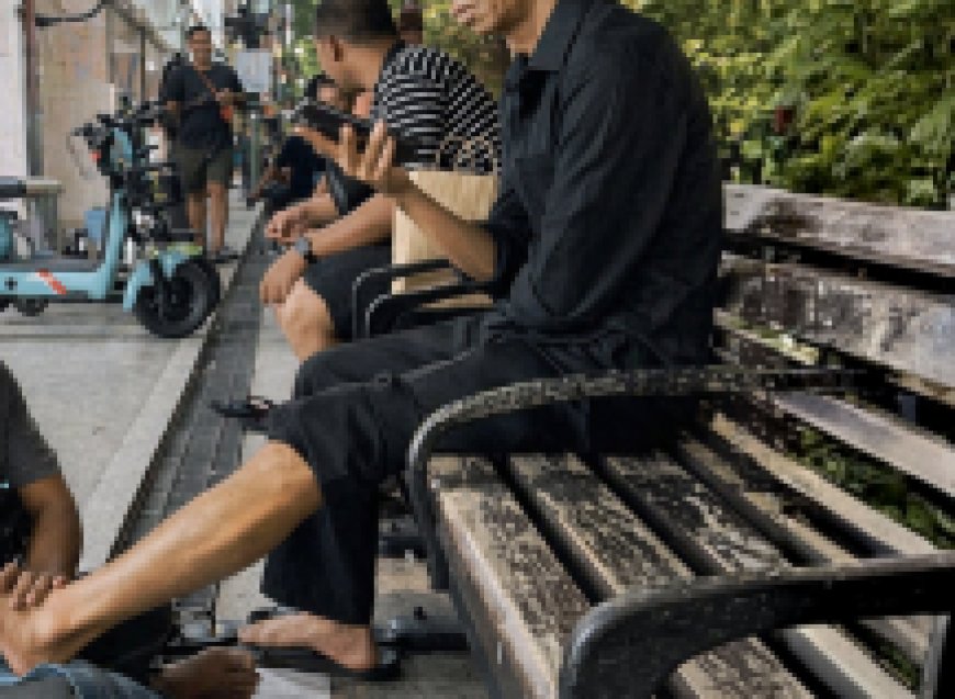 Petugas Jogomaton dan Jasa Pijat “Kucing-kucingan” di Pedestrian Malioboro