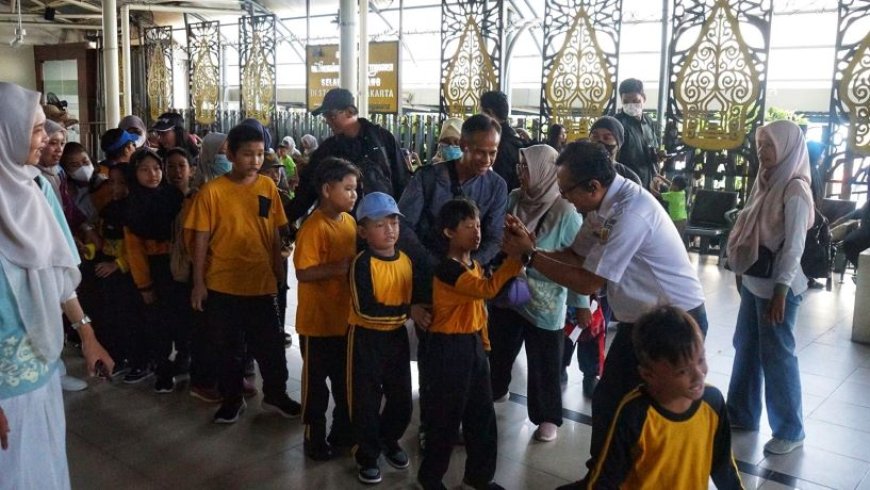 Siswa SLB Negeri 1 Bantul Belajar Transportasi Publik