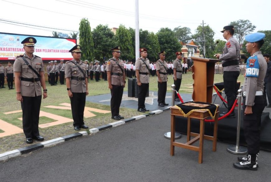 Kapolres Kebumen Pimpin Serah Terima Enam Jabatan Struktural