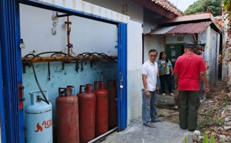 SPPG Diprotes Menempel Tembok Rumah Warga