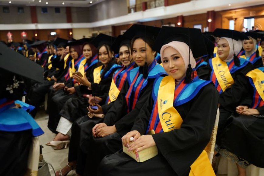 UMBY Gelar Wisuda, Perbanyak Praktik dan Digitalisasi