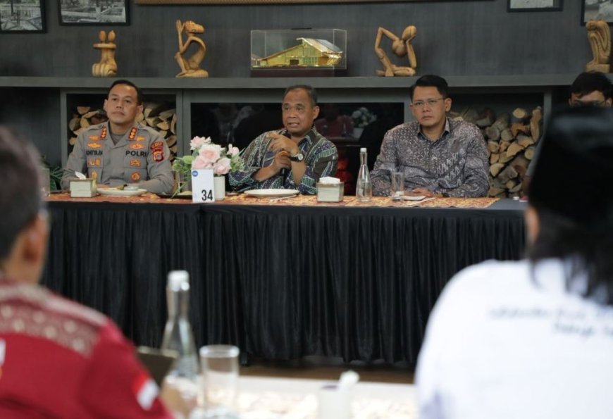 Bupati Sleman Dialog dengan Serikat Pekerja