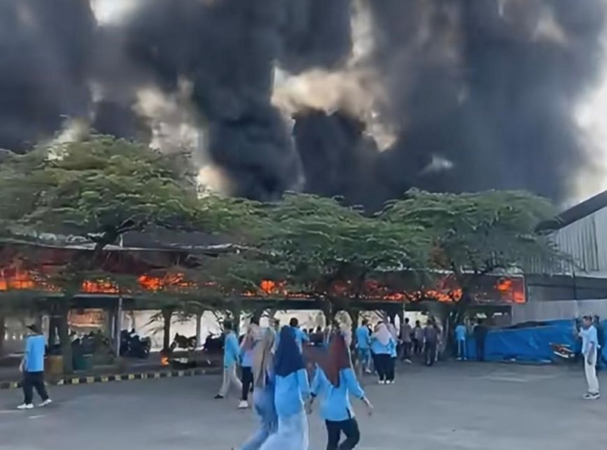 Area Parkir Pabrik Ban PT Arami Jaya Terbakar, 150 Motor Hangus