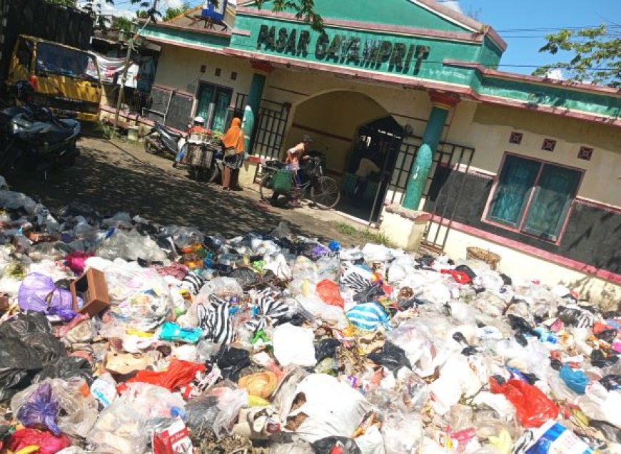 Pengelola Pasar Gayamprit Kewalahan Tangani Sampah