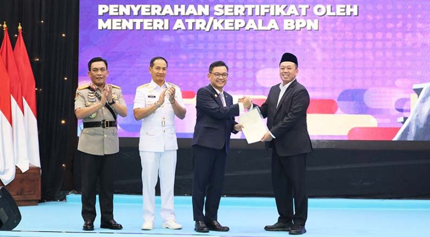 HUT ke-61 Lemhannas RI: Menteri Nusron Wahid Serahkan Sertipikat Hak Pakai Aset Strategis Negara