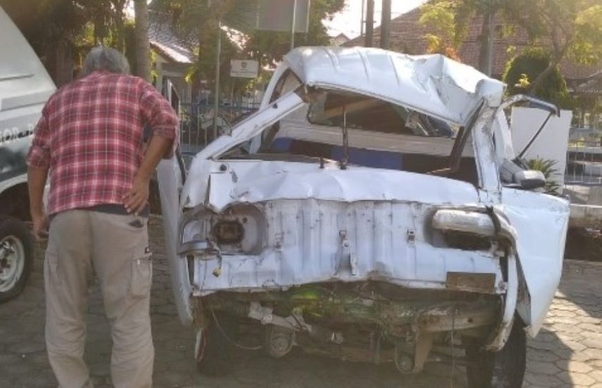 Seorang Pelajar Meninggal Tertabrak Mobil Saat akan Berbelok