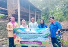 Tim UMBY Melatih Peternak Jual Telur Melalui Sosial Media