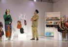 Teater "Bajuku, Bajumu, Bhinneka in Fashion" Hidupkan Cerita di Balik Pakaian Daerah