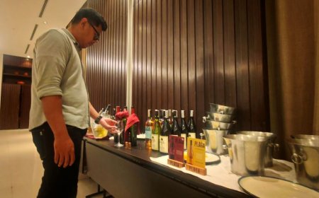 Saat Segelas Wine dan Keju Berpadu