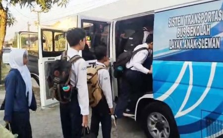BBM Nonsubsidi Naik, Si Bulan Tetap Setia Melayani Anak Sekolah  